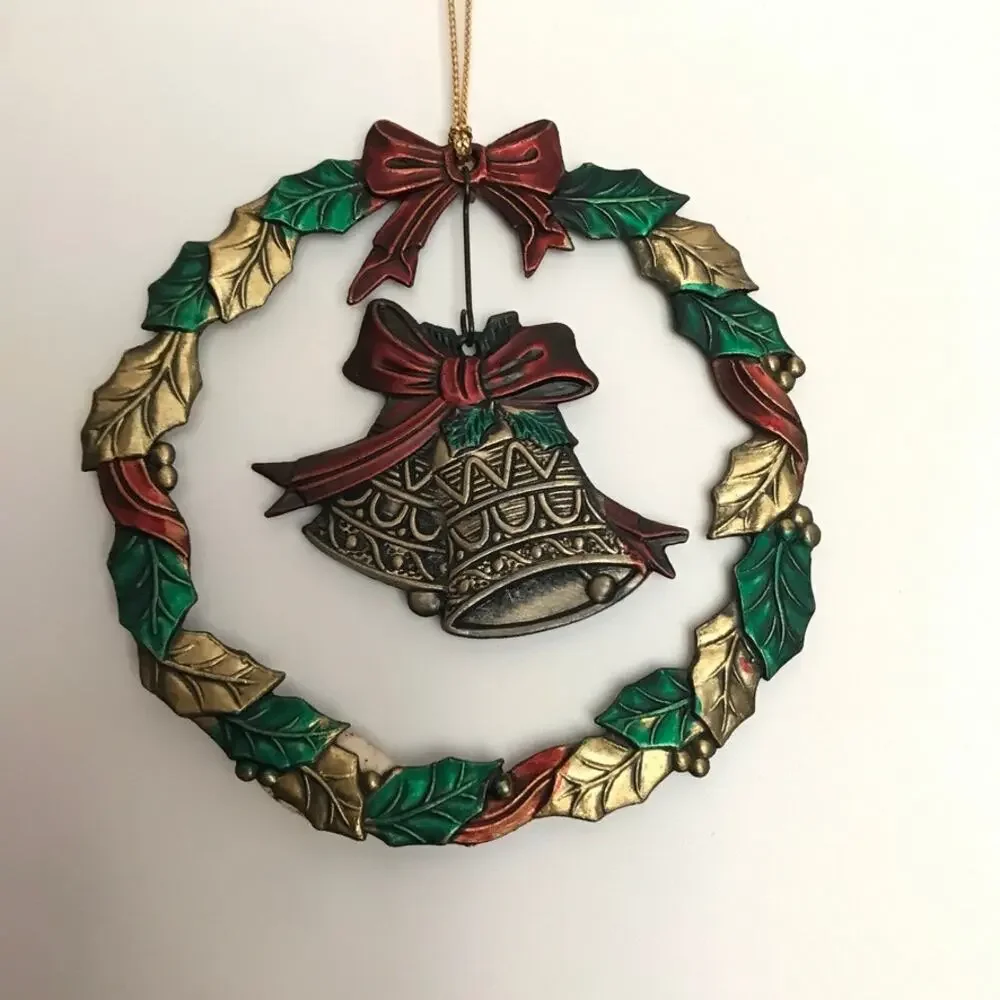 Vintage RUSS Heirloom Collection metal wreath with bow Christmas ornament
